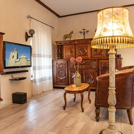 Historic Apartment In The Heart Of The City Veliko Tarnovo Exterior photo