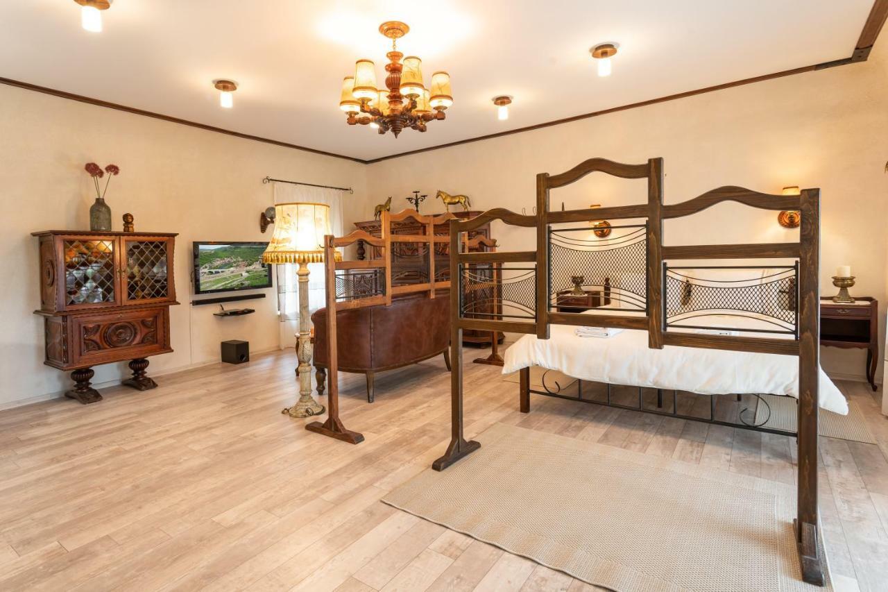 Historic Apartment In The Heart Of The City Veliko Tarnovo Exterior photo